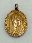 9ct gold, front and back, locket