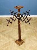 Early 20th century oak pedestal wool winder