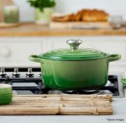 1 x LE CREUSET Cast Iron 28cm Round Casserole Dish in Bamboo Green - Original Price £264.00