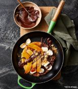 1 x LE CREUSET Cast Iron Signature 28cm Frying Pan with Wooden Handle, Bamboo Green - RRP £205.00
