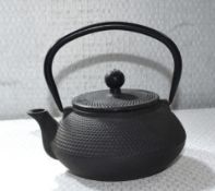 7 x Cast Iron Tea Pots - Ref: SWA219
