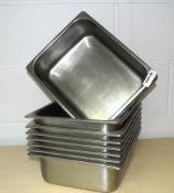 10 x Stainless Steel Gastro Pans - Size: 26 x 32 x 9.5 cms - Ref: DHD188 E/F - CL011 - Location: