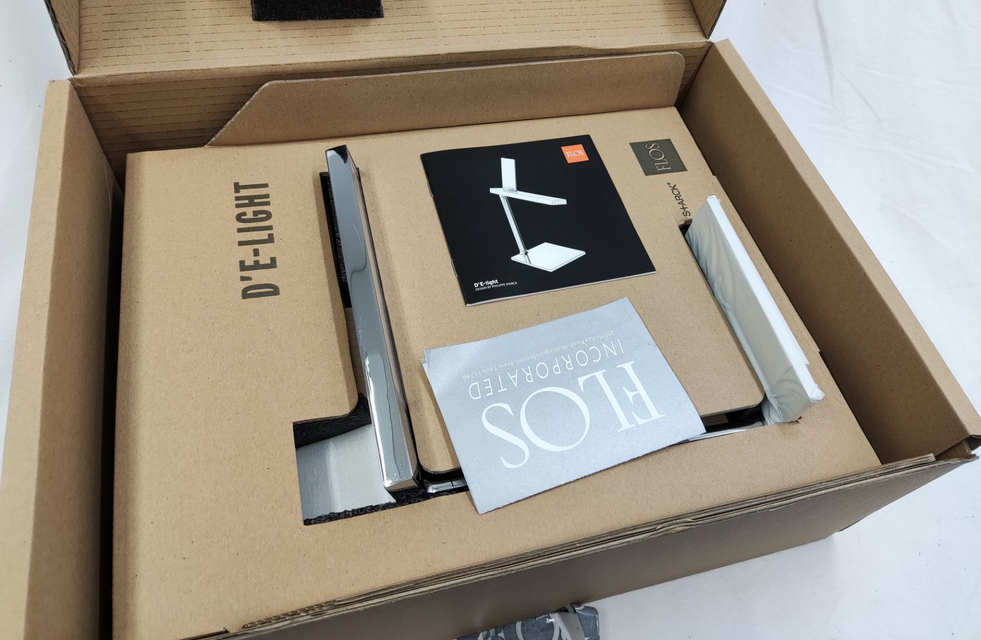 1 x FLOS D'E-Light Led Task Lamp With Ipad Charging Dock 30-Pin - Designed By Starck - Chrome - Image 3 of 5