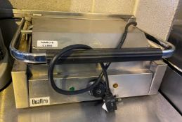 1 x Quattro Heavy Duty Contact Ribbed Panini Grill - Model GCS010 240v