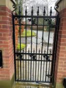 1 x Electric Ornate Metal Side Entrance Security Gate - Ref: PAN180 / UP11 - NO VAT ON THE HAMMER