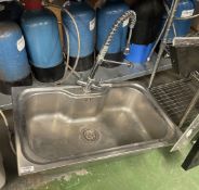 1 x Reginox Jumbo Stainless Steel Sink Basin With Spray Hose Mixer Tap - Size: 86 x 51 cms
