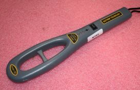 1 x Easynew GC-101H Handheld Metal Detector