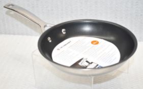1 x LE CREUSET 3-Ply Stainless Steel Non-Stick Omelette Pan (20cm) - Original Price £115.00 - Unused