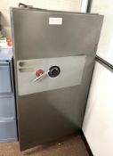 1 x Chatwood Milner CS21 Heavy Duty Large Safe - Includes Keys