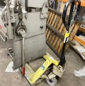 1 x Pallet Pump Truck