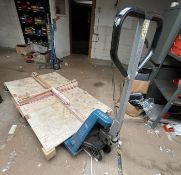 1 x Pallet Pump Truck