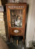 1 x Vintage Louis XVI-Style Showcase with Porcelain Adornments, Includes Contents of Cabinet and Key