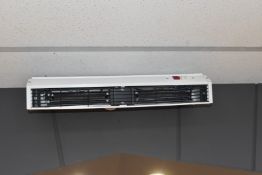 1 x Eterna SH3WH Wall Mounted 3kw Heater