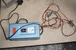 1 x Retro Davenset Junior Model Home 6 / 12V Battery Charger