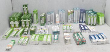 111 x Assorted Light Bulbs - Includes Led And Others - Ref: HW136/HWP1 - CL911 - Location: