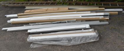 1 x Assortment Of Light Fittings And Tubes - Ref: KCS223/C5 - CL011 - Location: Altrincham