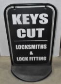 1 x Freestanding Outdoor Advertising Pavement Sign - Ref: HW334/HWP4 - CL911 - Location: