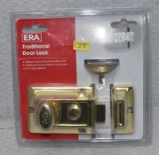 1 x ERA Traditional Door Lock - Colour: Brass - Original Retail £33.95 - Ref: HW318/HWP3 - CL911 -
