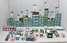 161 x Assorted Light Bulbs - Includes Led And Others - Ref: HW131/HWP1 - CL911 - Location: