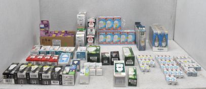 118 x Assorted Light Bulbs - Includes Led And Others - Ref: HW129/HWP1 - CL911 - Location: