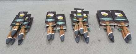 17 x HARRIS Ultimate Paint Brushes - Ref: HW467/HWP6 - CL911 - Location: Altrincham WA14Condition: