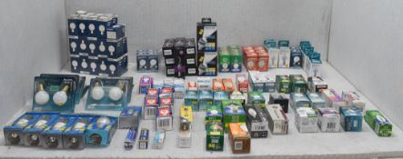 124 x Assorted Light Bulbs - Includes Led And Others - Ref: HW128/HWP1 - CL911 - Location: