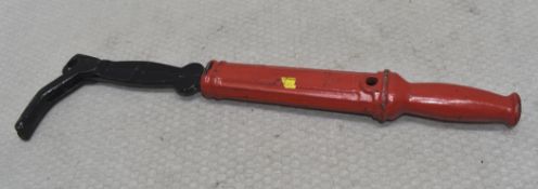 1 x Vintage Nail Puller - Ref: HW643/HWP7 - CL911 - Location: Altrincham WA14Condition: As
