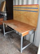 1 x Workbench With Power Point At Both Ends And Overhead Light - 210(H) X 154(W) X 75(D) Cm - Ref: