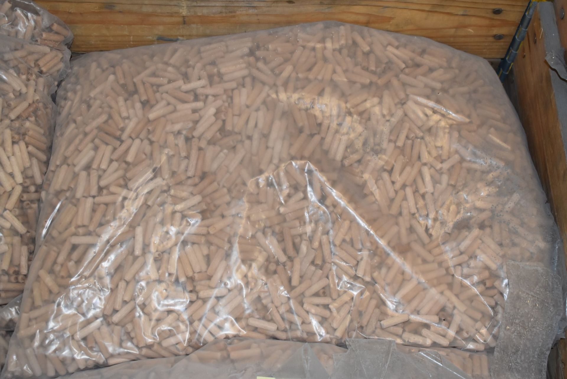 30,000 x Wood Dowels - Size: 8 x 30 - Includes 1 x Pack of 30,000 x Dowels - Image 3 of 3