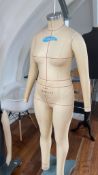 1 x Mannequin