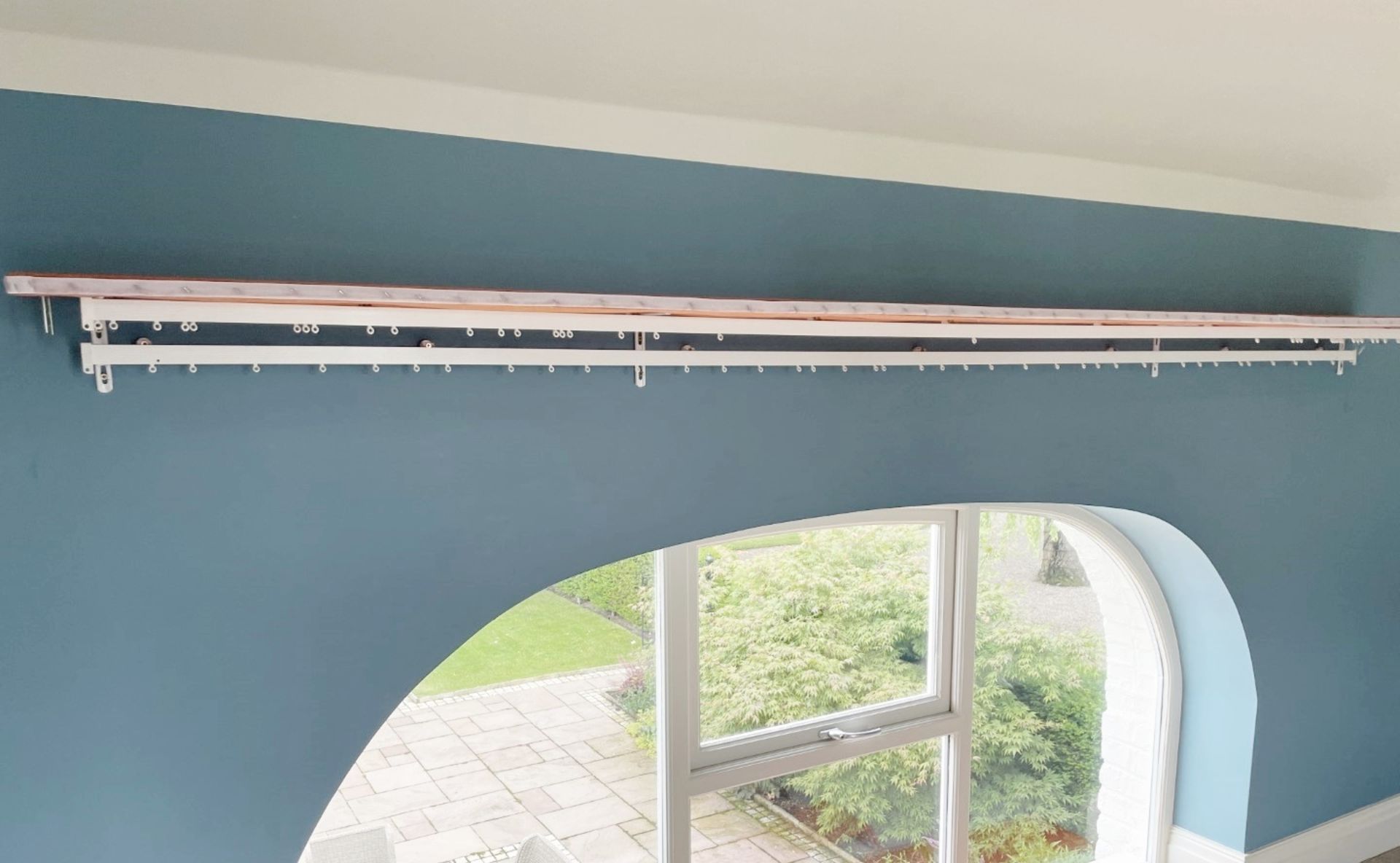 1 x Bespoke Luxury Lined Handmade Blind and 2 x Pelmets and Brackets - NO VAT ON HAMMER - Image 2 of 13