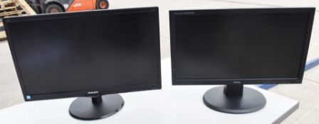 2 x 20/22 Inch LCD Computer Monitors Include a Philips 2232V5L and llyama PL2083H0 -