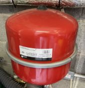 1 x 25 Litre Expansion Vessel - Ref: PPR - CL934 - NO VAT ON THE HAMMER - Location: Knutsford