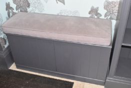 1 x Bespoke 2-Door Seating Unit With Cushion - Ref: ASH145/ENT - CL934 - NO VAT ON THE HAMMER -