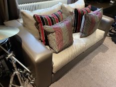 6 x Assorted Luxurious Cushions - Ref: BLN125A - CL939 - NO VAT ON THE HAMMER - Location: Hale