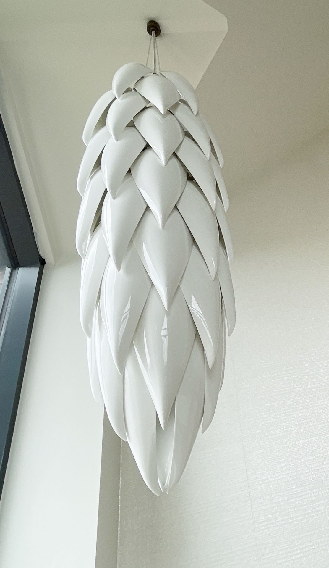 1 x ARCHITONIC 'Aloe Shoot' 1.6-Metre Designer Suspended White Porcelain Centrepiece Chandelier - Image 3 of 9