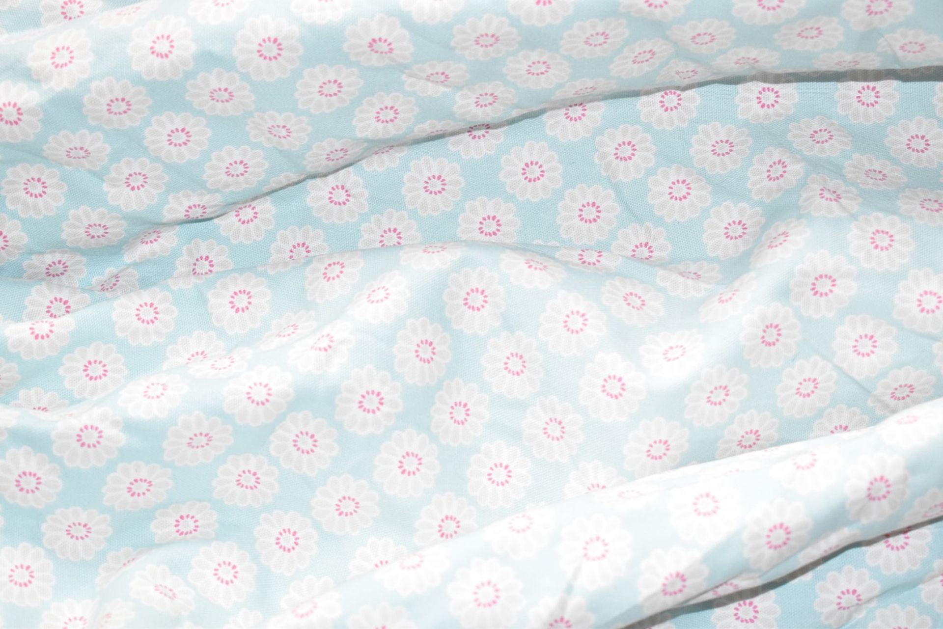 2 x Floral Curtains in Blue and White (various sizes) - Ref: ASH146/ENT - CL934 - NO VAT ON THE - Image 2 of 6