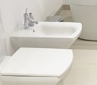 1 x Luxury DURAVIT Bidet in White with Fittings