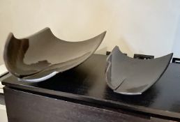 1 x Large Bowl and 1 x Medium Bowl - Ref: BLN131 - CL939 - NO VAT ON THE HAMMER - Location: Hale