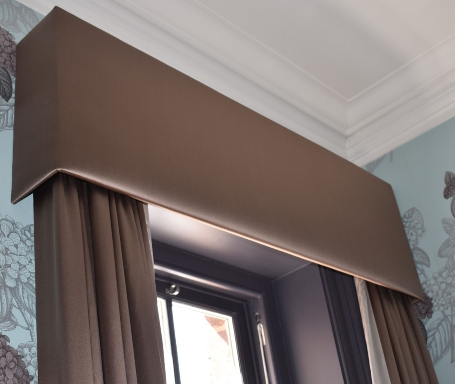 1 x Pair of Bespoke Lined Curtains and Pelmet Box in Brown - Ref: ASH203/ENT - CL934 - NO VAT ON THE - Image 3 of 6
