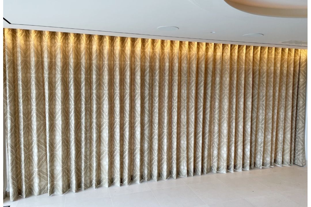 Curtains to Rear Garden - Ref: ASH3--/SSC - CL934 - NO VAT ON THE HAMMER - Location: Knutsford - Image 2 of 8