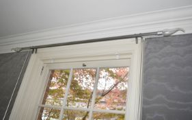 1 x Curtain Pole with Blown Glass Ends - Ref: ASH153/CRV RH - CL934 - NO VAT ON THE HAMMER -