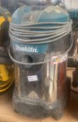 1 x MAKITA Vc3011 Wet/Dry Dust Extractor Vacuum For Cleaning Or For Site Use - 240V - No Hose -