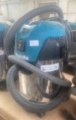 1 x MAKITA Vc3011 Wet/Dry Dust Extractor Vacuum For Cleaning Or For Site Use - 240V - With Hose -