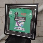 1 x T Shirt Mounting Frame Black and Silver Frame