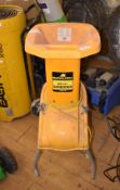 1 x McCulloch MB241 1400w Garden Shredder
