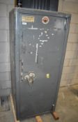 1 x Chatwood Milner Heavy Duty Upright Safe with Keys - Dimensions: H182 x W79 x D70 cms