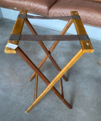 1 x Collapsible Wooden Food Tray Holder