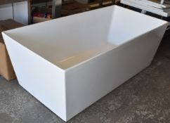 1 x Modern Freestanding Bath - Dimensions: H60 x W170 x D80 cms Display