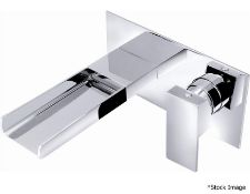 1 x Cassellie Dunk Wall Mounted Waterfall Bath Tap - Ref: DUK016 WH2 - New & Boxed Stock - CL088 - L